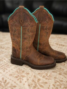 Justin Boots Brown Leather Western Ankle Boots with Turquoise Trim